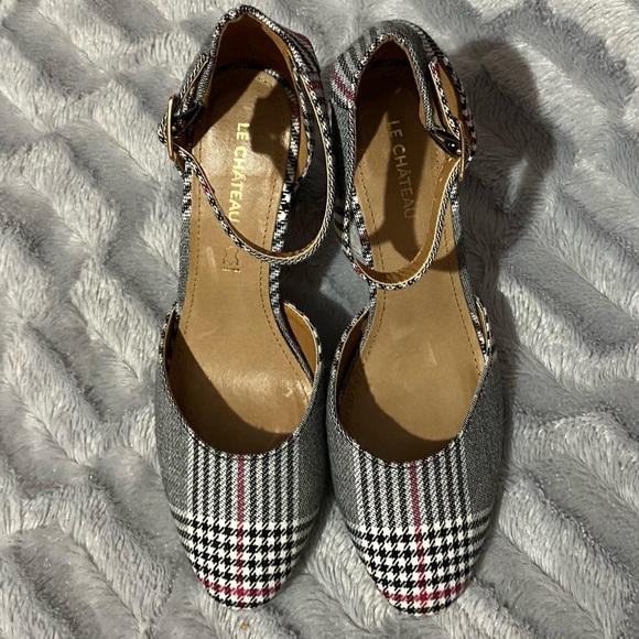 Le Chateau heels, size 38, worned once.  Super confortable! - Picture 2 of 5